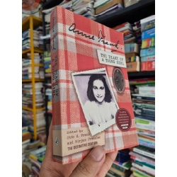 THE DIARY OF A YOUNG GIRL - Anne Frank (Definitive Edition)