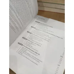 Mao's China 1936-97 - Michael Lynch 695597