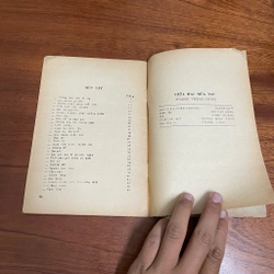II Sách xưa: Thơ _ Giữa Hai Mùa Thu - Hoàng Trọng Dũng - 1987 493000