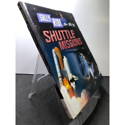 Sally ride and the Shuttle Missions Advantures in Space BÌA CỨNG mới 85% bẩn nhẹ HPB2607 NGOẠI VĂN 191170