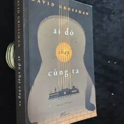 Ai đó chạy cùng ta-David Grossman