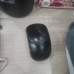 Chuột máy tính còn mới, bao dùng tốt, không lỗi lầm gì cả, bao chính hãng