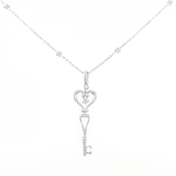 K18WG Mặt Dây Chuyền Hình Tim × Chìa Khóa Đính Kim Cương 0.05CT - Hàng hiệu Chính Hãng