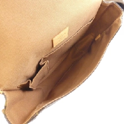 Túi đeo chéo Monogram PM M40106 của Louis Vuitton 613637