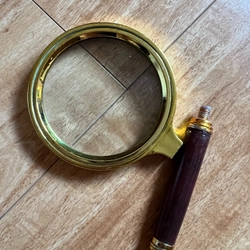 Kính lúp nhỏ