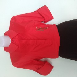 Áo sơ mi đỏ thêu chữ 13050