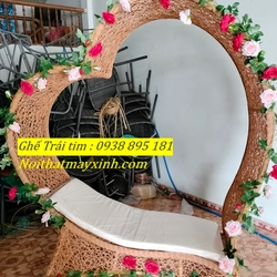 Ghế trái tim checkin mây xinh