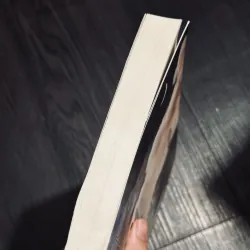 Ma nữ của Laplace 745409