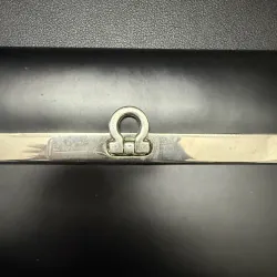 Ví nữ chính hãng Salvatore Ferragamo Leather Wallet màu đen 989639