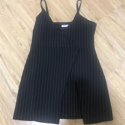 Áo kiểu nữ 2 dây Next Skirts màu đen