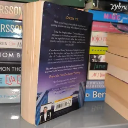 Ngoại văn cũ giá rẻ Moonlight over Mayfair 932834