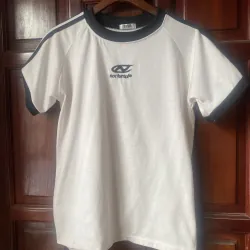 TA. Áo thun nữ size M
