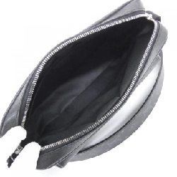 Túi đeo chéo ngoài trời Louis Vuitton Taiga Lama PM M30233 611787