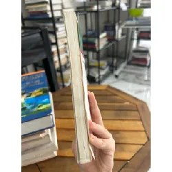 Tác giả trong nhà trường: Nguyễn Trãi – (NXB Văn Học)