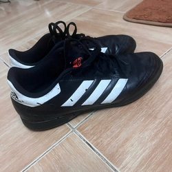 Giày đá bóng Adidas Size 40 chính hãng