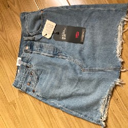 Váy jean hiệu Levi 7827