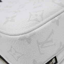 Túi đeo chéo Louis Vuitton Taiga Lama Alpha Messenger M31069 - Hàng hiệu Chính hãng 767012