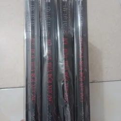 Combo Bức hoạ múa rối xương 4 tập + Thoát khỏi trò chơi cc (unseal, chỉ có sách và bm) 932181
