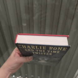 Charlie Bone and the time twister (Book 2) [Hardback] - Jenny Nimmo - Charlie Bone Tập 2 547935