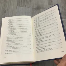 Tuyển tập lý luận phê bình văn học 1945 2015. 10a4 1026379