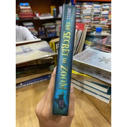 The Secret of Zoom - Lynne Jonell 538208