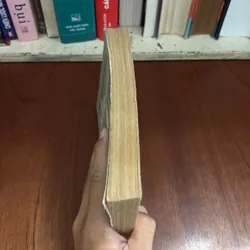 II Sách Xưa: Cuộc Phiêu Lưu Kỳ Lạ Của Carích Và Valia - Ian Lary - 1983 605987