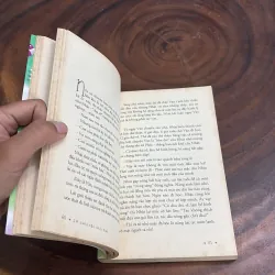 II Tựa Sách: 24 Cung Bậc Trái Tim - Trang Thơ, Lâm Moon, Xuân Oanh, Thẩm Quỳnh Trân - 2014 976287