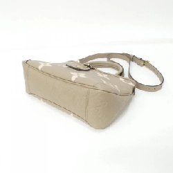 Túi Louis Vuitton Monogram Empreinte Trianon PM M46585 615197