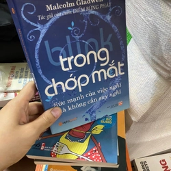 Sách Trong chớp mắt