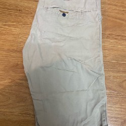 Quần short dài đến đầu gối, size 30 22343