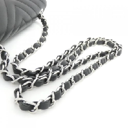 Túi xách chéo Chanel 35200 613306