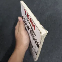 Đàn bà xấu thì không có quà - Y Ban 1010177