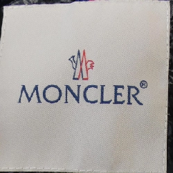 Áo khoác lông vũ MONCLER 636756