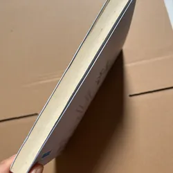 Hoa trôi trên sóng nước 603026