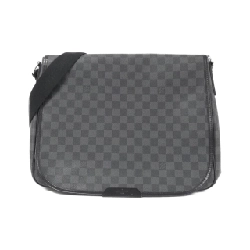 Túi đeo vai Louis Vuitton Damier Graphite Daniel GM N58033