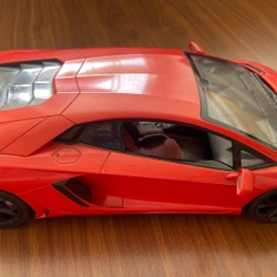Ô tô Lamboghini điều khiển 527928