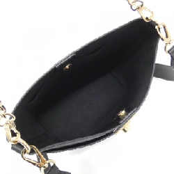 Túi đeo vai Louis Vuitton Lock & Walk M24006 608742