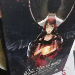 cửa tiệm cổ quái