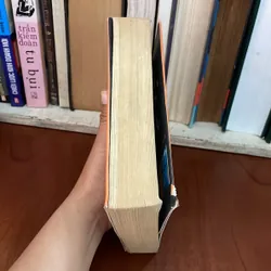 II Tiểu Thuyết: Cô Gái Mù Chữ Phá Bom Nguyên Tử - JONAS JONASSON - 2018 576365