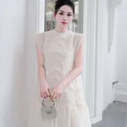 Đầm bầu sang chảnh đi đám cưới (có ảnh thật)