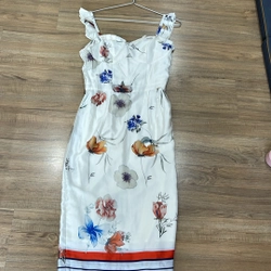 Váy hoạ tiết sắc nét, sz S 45-48kg. Dáng ôm rất đẹp 506118