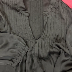 Áo kiểu nữ, lụa mềm cao cấp đẹp, size S đã sử dụng , mới 80 % 541390