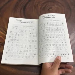 II Văn Học: Tuyển Tập Văn, Thơ, Nhạc Tuổi Thơ - Nguyễn Thuỵ Kha - 2004 990799