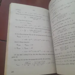 180 bài toán QUANG LÝ & VẬT LÝ HẠT NHÂN 931053