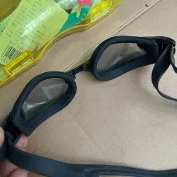 Kính bơi YINGFA mới còn hộp . 969852