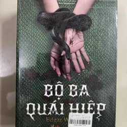 Combo trinh thám cổ điển Anh trọn bộ 3 cuốn: Kẻ hành pháp, Bộ ba quái hiệp, Vòng tròn máu 662913