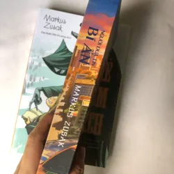 Sách của tác giả Markus Zusak: Người đưa tin bí ẩn & Kẻ trộm sách 926969