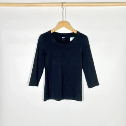 Áo thun Nhật Hiệu Uni , chất co giãn thoải mái 
Size S
 