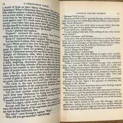 The Christmas Books - Charles Dickens (A Chrismas Carol And Other Stories) 728371