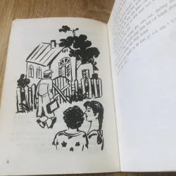 CON BÙ NHÌN 1027797